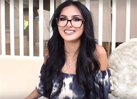 alia shelesh|SSSniperWolf (Alia Shelesh) .